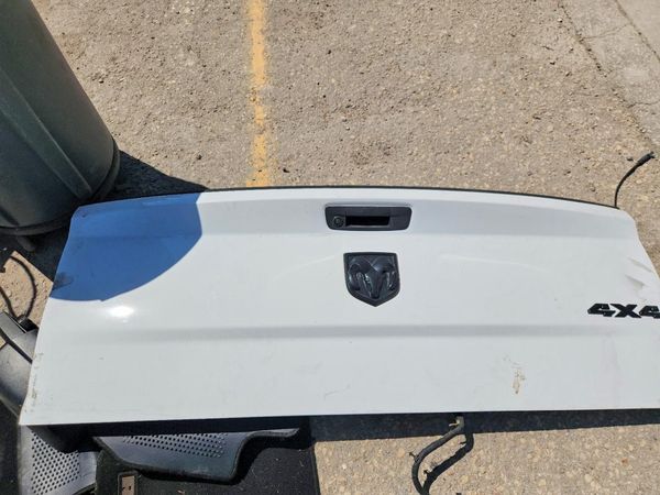 2019 RAM 1500 SLT — LOOS