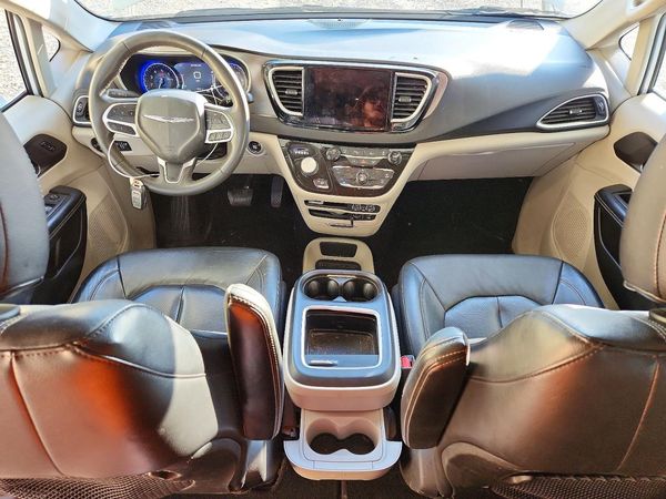 2022 CHRYSLER PACIFICA