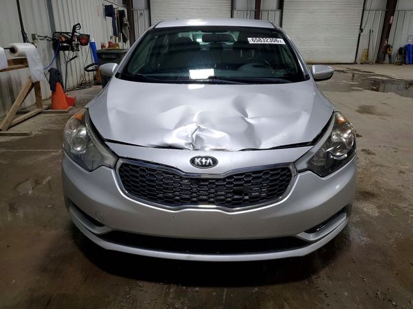 2016 KIA FORTE GL (Middle-Low Grade)