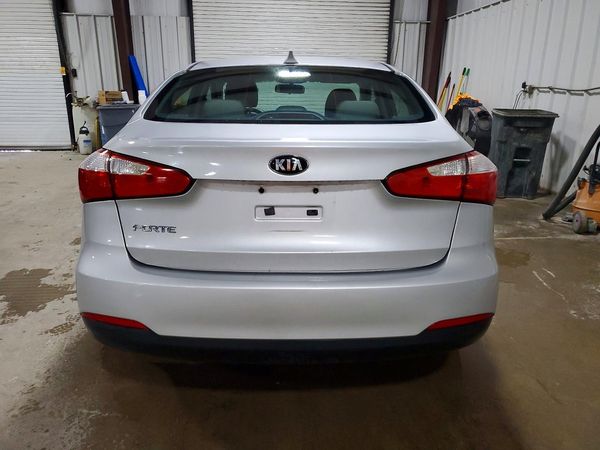 2016 KIA FORTE GL (Middle-Low Grade)