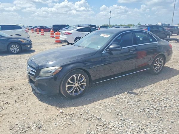 2016 MERCEDES-BENZ C-CLASS C300 — Front 3/4