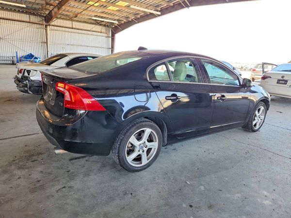 2013 VOLVO S60