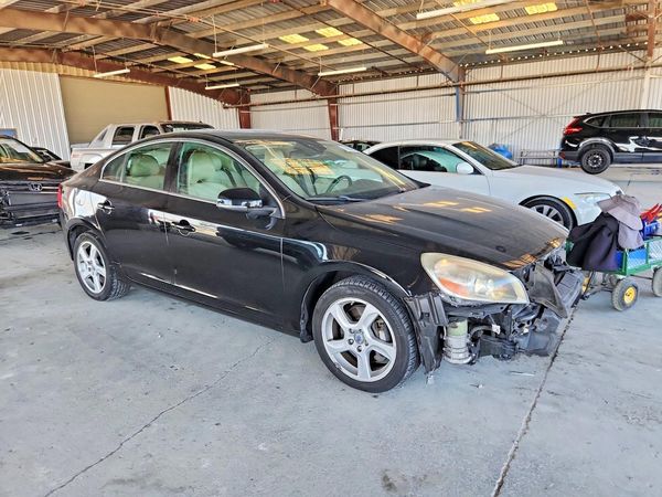 2013 VOLVO S60
