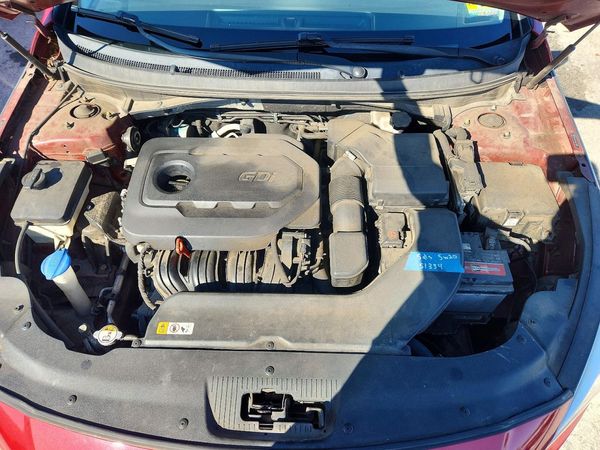 2015 HYUNDAI SONATA SE, ECO — Engine bay