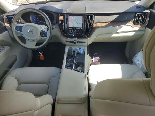 2022 VOLVO XC60 Momentum (excl S60)