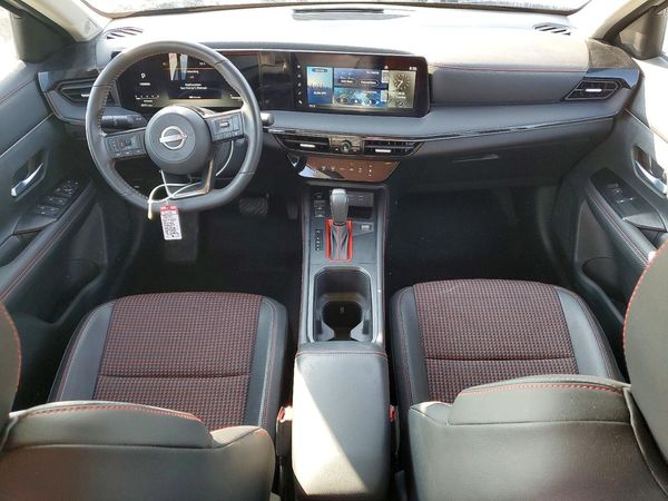 2025 NISSAN KICKS