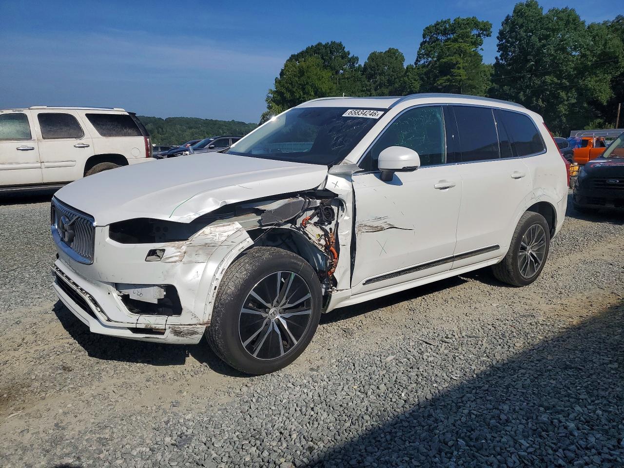 2021 VOLVO XC90 Momentum