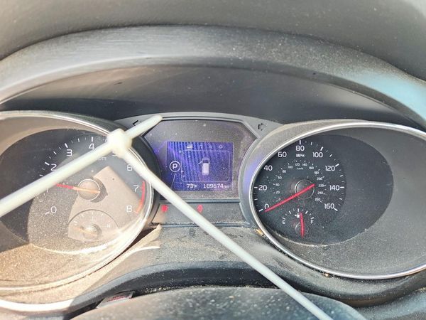 2017 KIA SEDONA LX