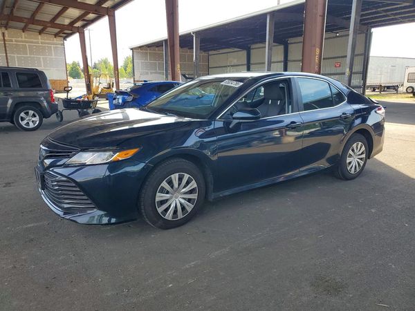 2019 TOYOTA CAMRY