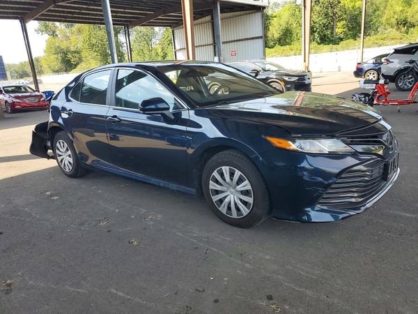 2019 TOYOTA CAMRY