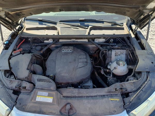 2018 AUDI Q5 quattro Prestige — Engine bay