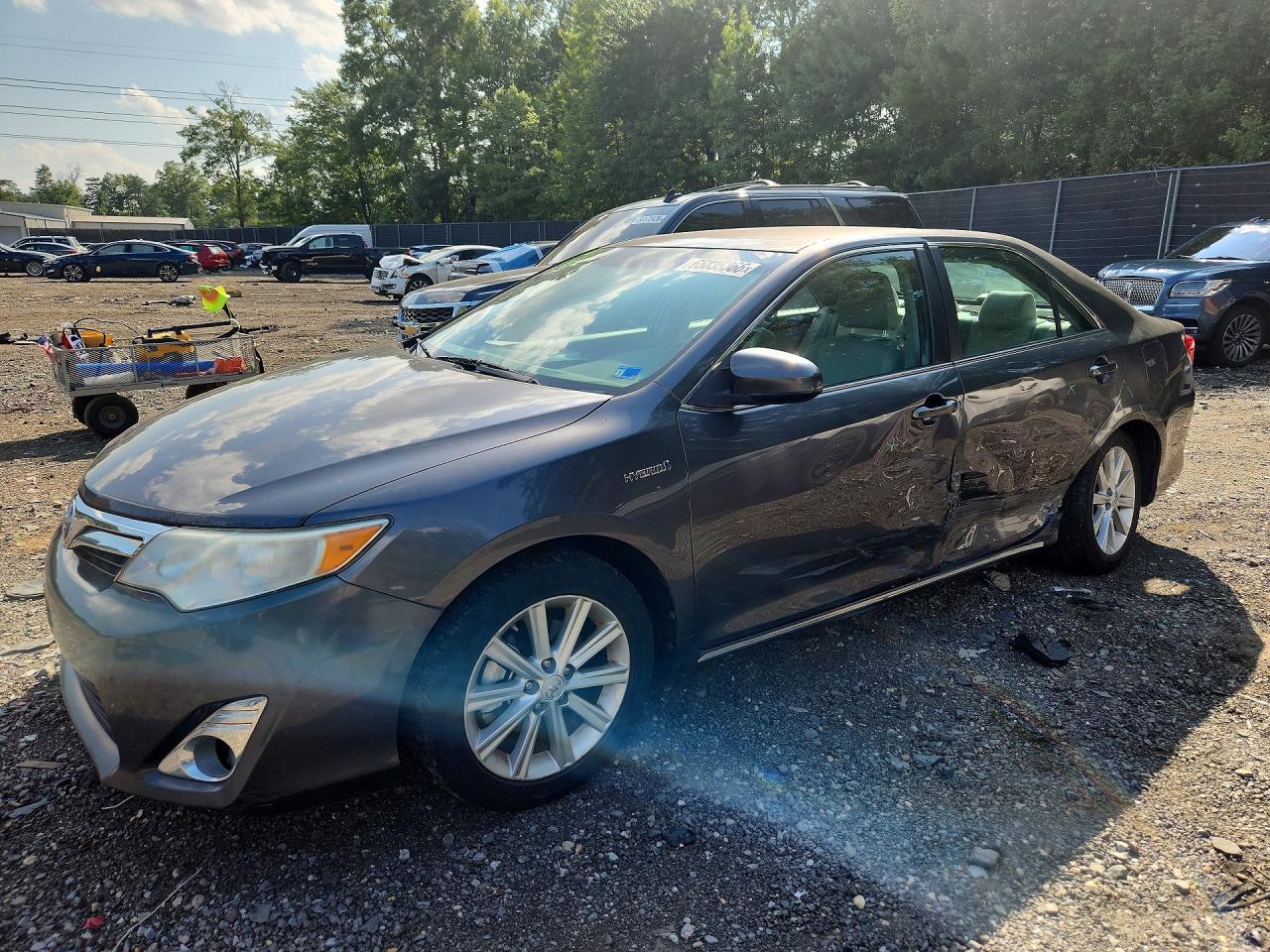 2014 TOYOTA CAMRY SOLA Hybrid