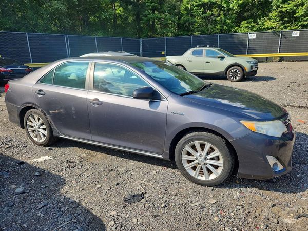 2014 TOYOTA CAMRY SOLA Hybrid