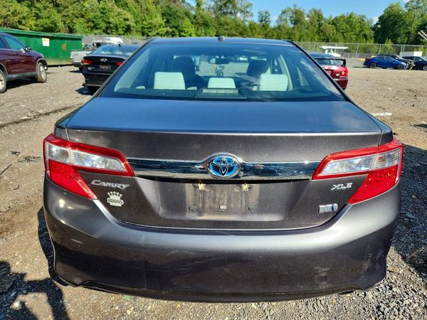 2014 TOYOTA CAMRY SOLA Hybrid