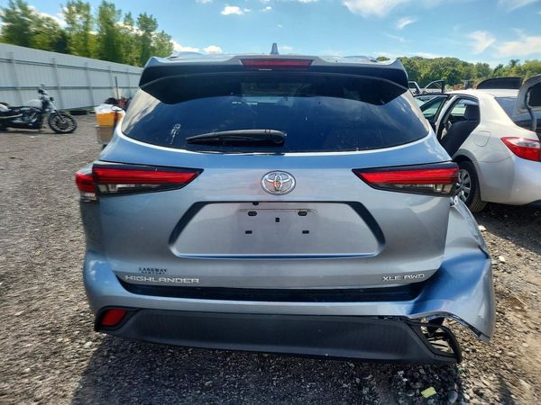 2021 TOYOTA HIGHLANDER XLE