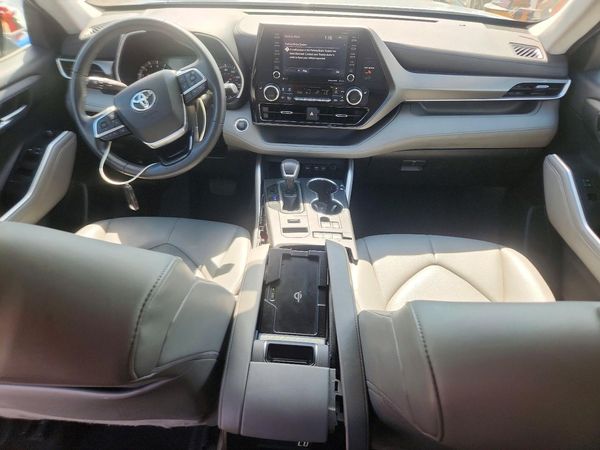 2021 TOYOTA HIGHLANDER XLE