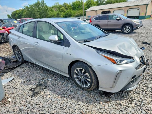 2022 TOYOTA PRIUS