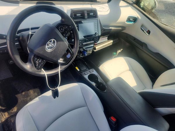 2022 TOYOTA PRIUS