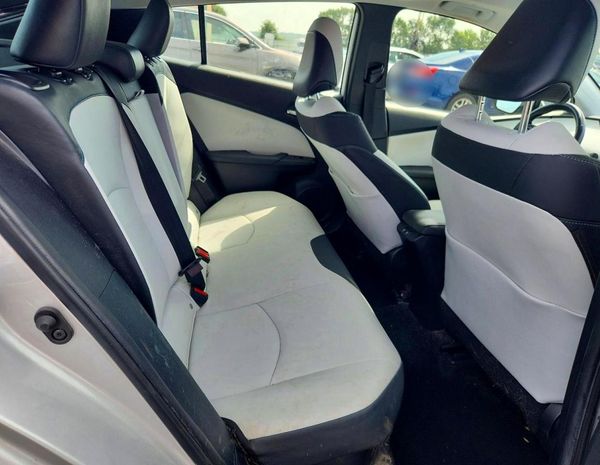 2022 TOYOTA PRIUS