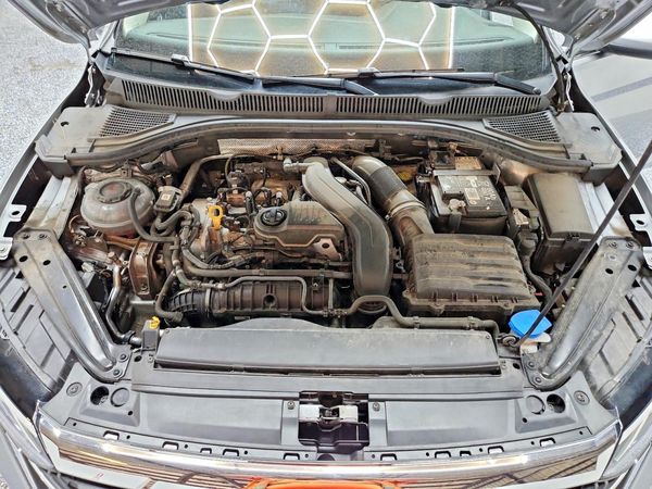 2024 VOLKSWAGEN JETTA SE, SE (AQ301 Trans) — Engine bay