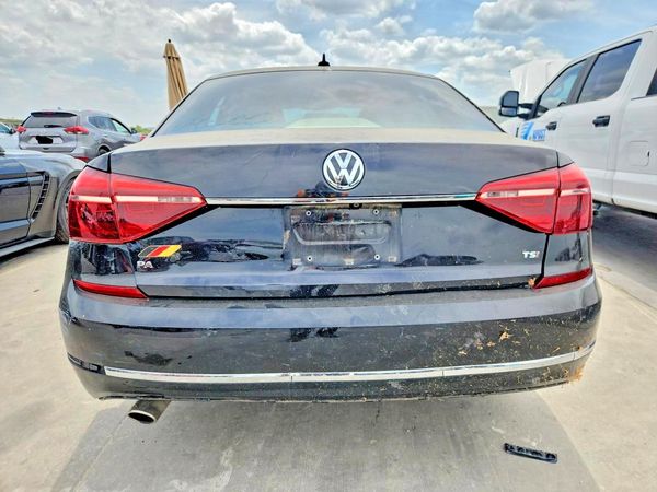 2017 VOLKSWAGEN PASSAT