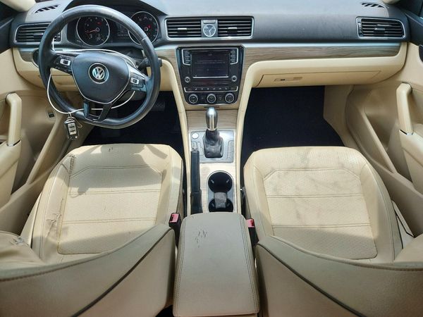 2017 VOLKSWAGEN PASSAT