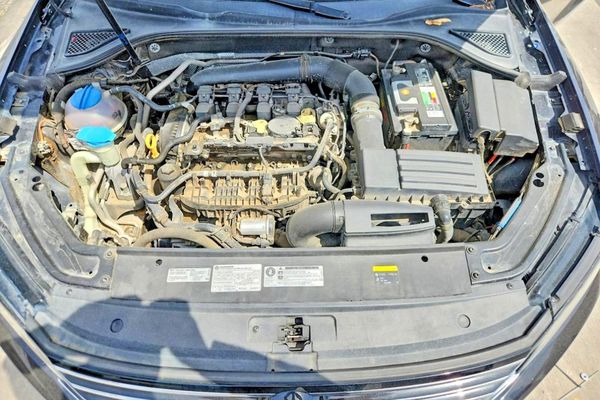 2017 VOLKSWAGEN PASSAT