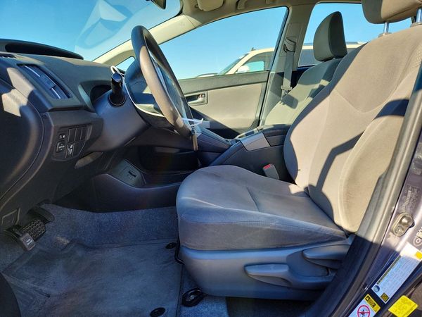 2015 TOYOTA PRIUS — DENT
