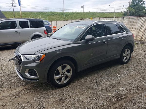 2022 AUDI Q3 quattro Premium