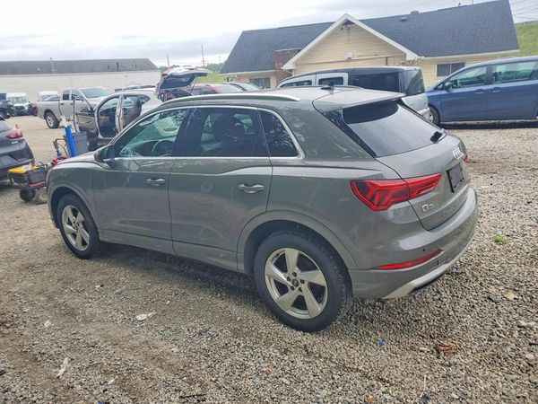 2022 AUDI Q3 quattro Premium