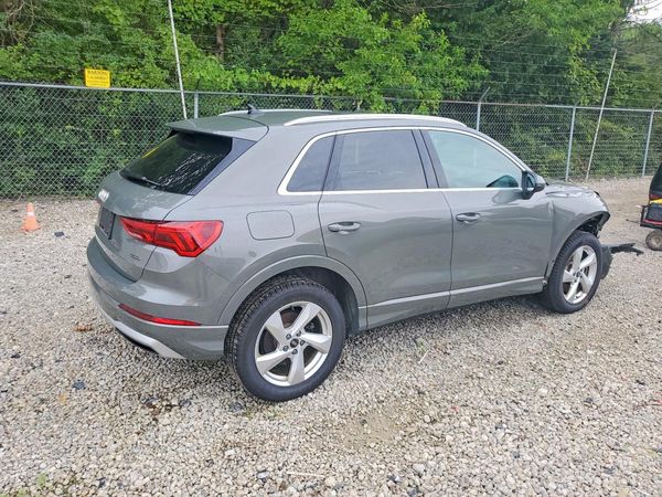 2022 AUDI Q3 quattro Premium