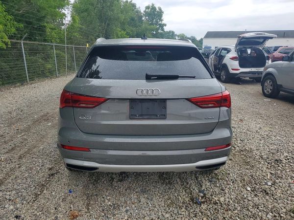 2022 AUDI Q3 quattro Premium