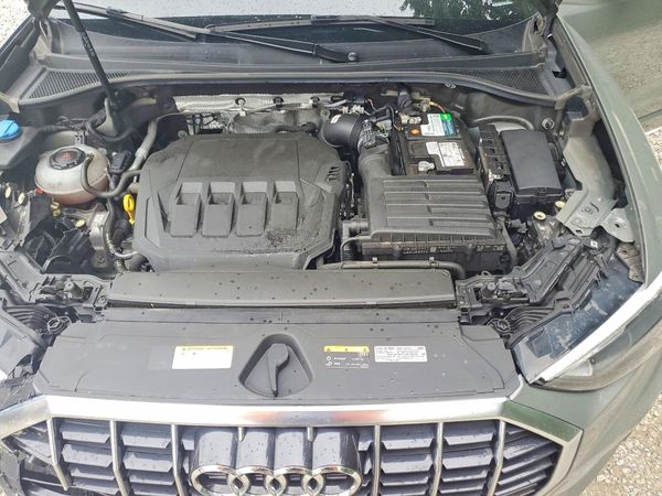 2022 AUDI Q3 quattro Premium