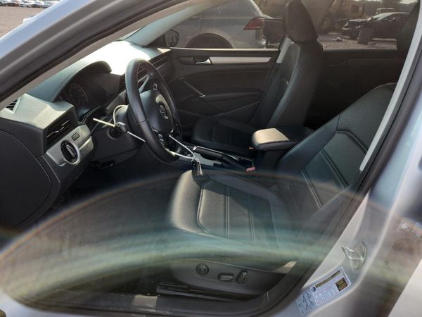 2021 VOLKSWAGEN PASSAT