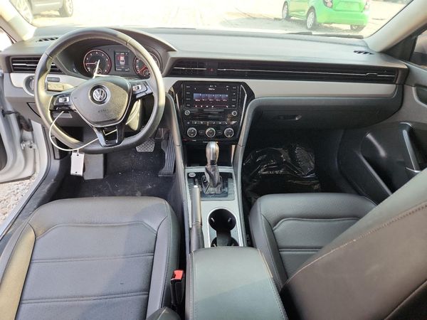2021 VOLKSWAGEN PASSAT