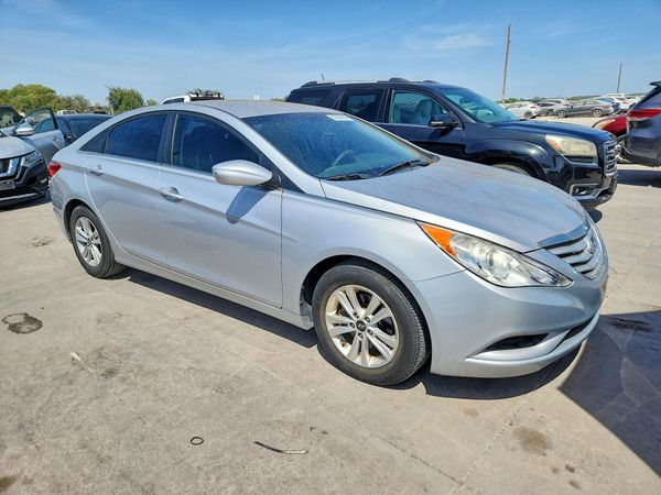 2012 HYUNDAI SONATA