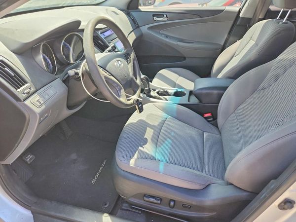 2012 HYUNDAI SONATA