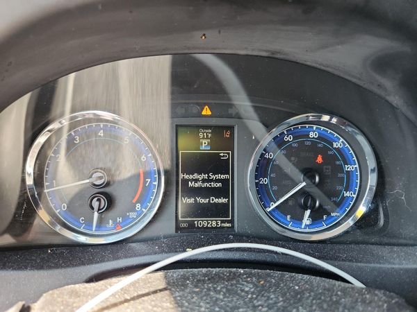 2018 TOYOTA COROLLA