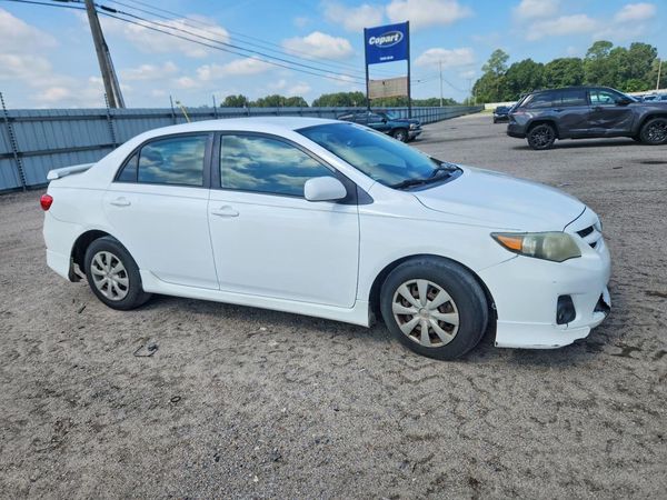 2013 TOYOTA COROLLA