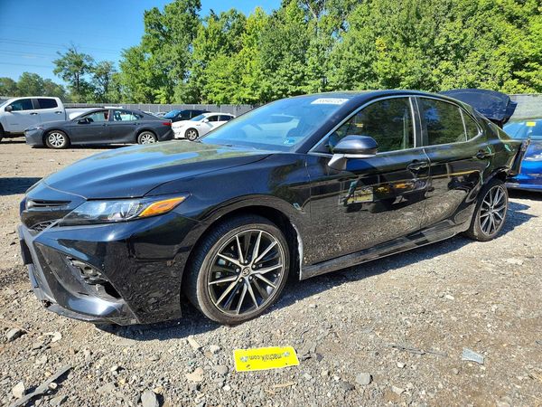 2024 TOYOTA CAMRY