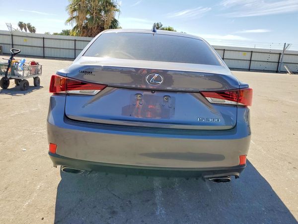 2018 LEXUS IS