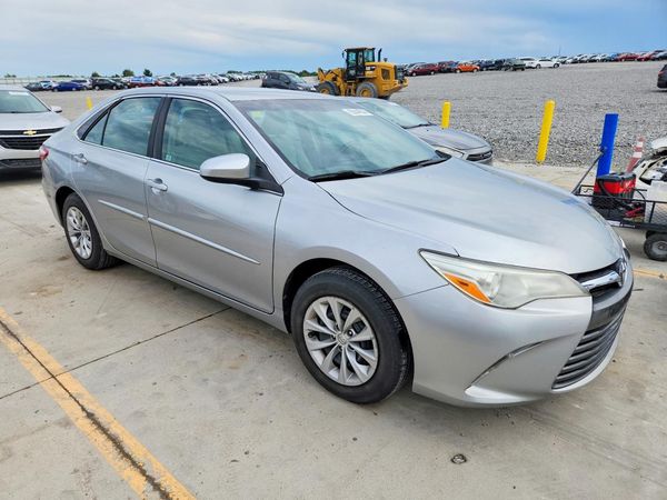 2016 TOYOTA CAMRY