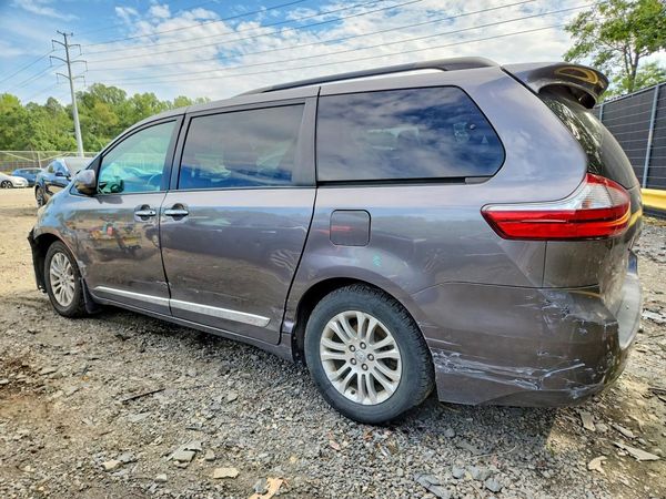 2017 TOYOTA SIENNA