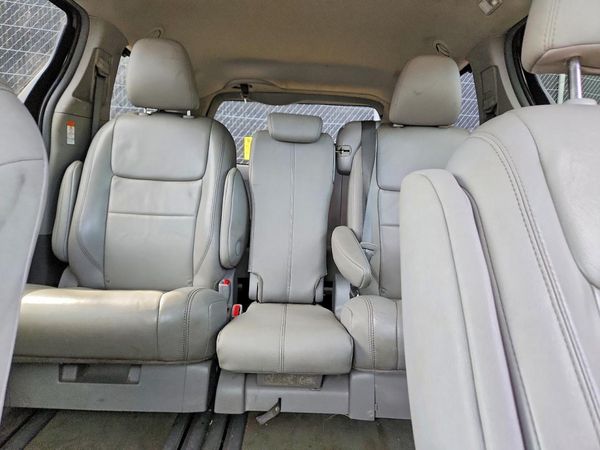 2017 TOYOTA SIENNA