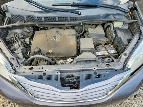 2017 TOYOTA SIENNA