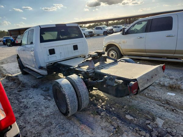 2018 RAM 3500 CREW CAB CHASSIS