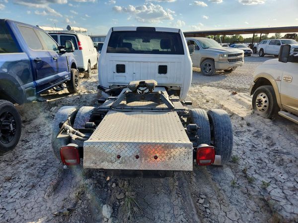 2018 RAM 3500 CREW CAB CHASSIS