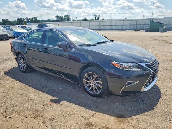 2017 LEXUS ES 300h
