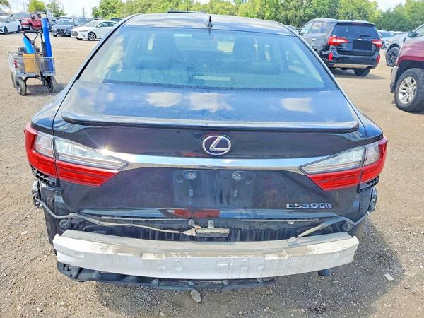 2017 LEXUS ES 300h