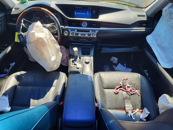 2017 LEXUS ES